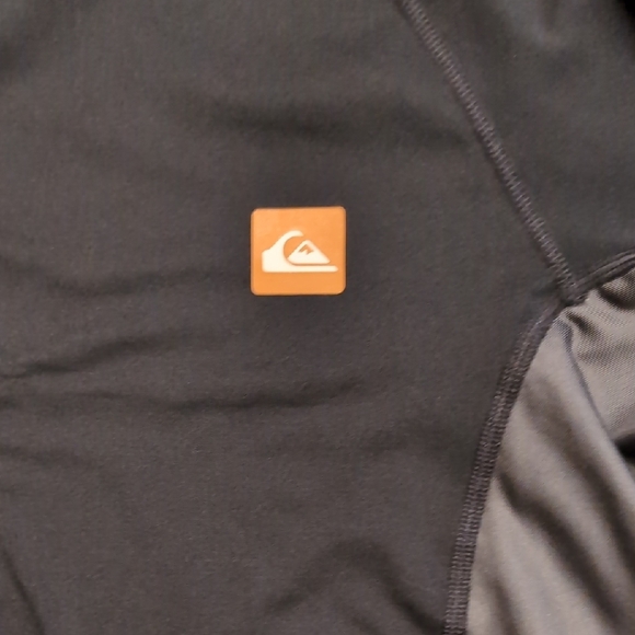 Quiksilver Black and Green Rash Guard with Color-Block Design - Picture 2 of 5